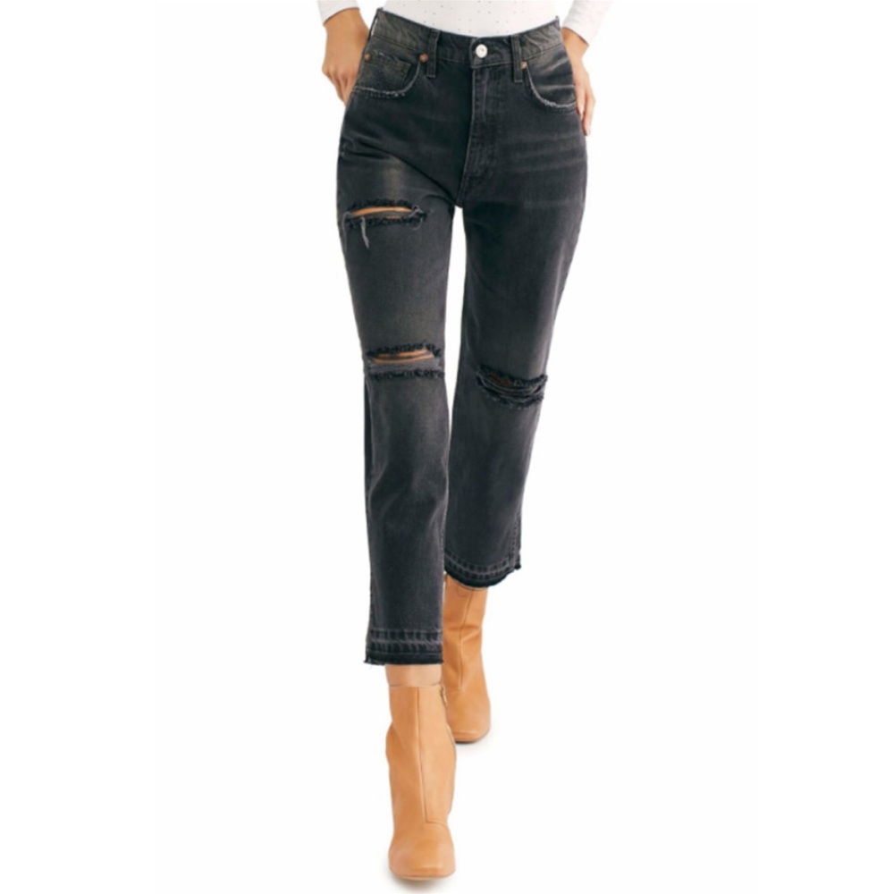 ✨We The Free Distressed Cropped Jeans